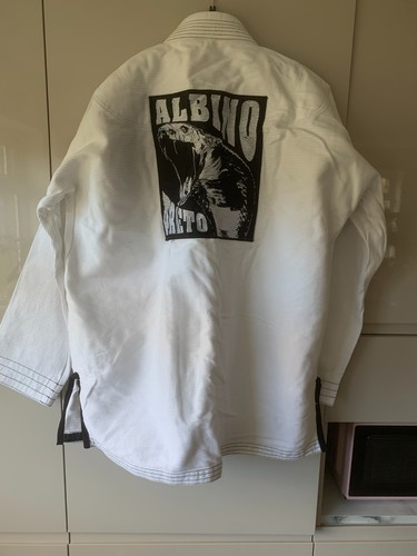 Albino preto ltd - &,