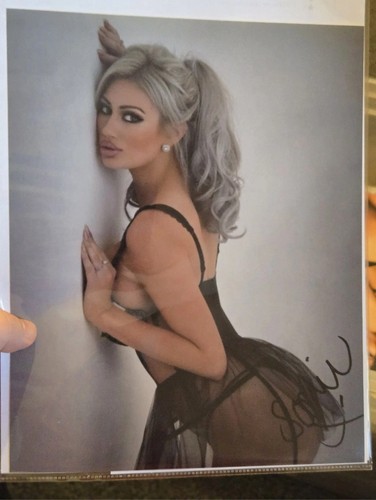 Sophie dalzell signed photo - sophie,