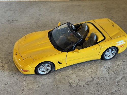 Burago chevrolet corvette 18 - burago,