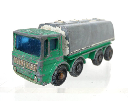Matchbox petrol tanker 32 - petrol,