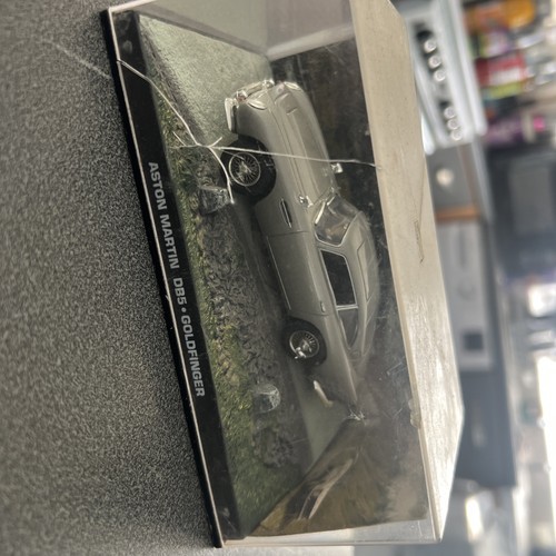 Aston martin db5 goldfinger - martin,