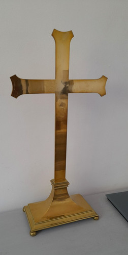 Large gothic inch - large,