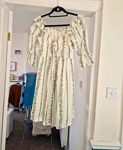 The style white floral - style,