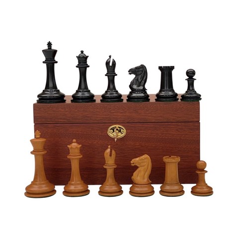 Antiqued harrwitz chessmen and - antiqued,