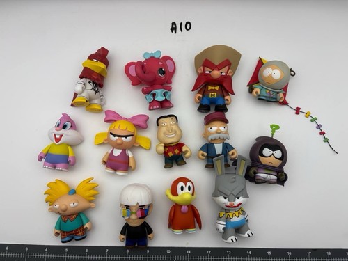 Kidrobot cartoon figure lot - figure,