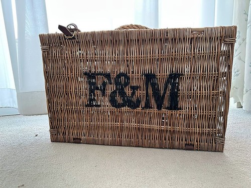 Large wicker hamper - large,