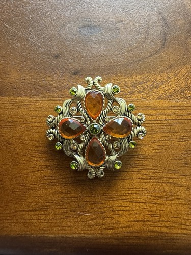 Diamond shaped brooch amber - shaped, &
