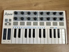 Arturia Minilab Midi Controller Keyboard White