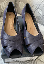 Brand New Ladies  Van Dal Shoes Size UK  7 1/2 Navy Reptile Print In Box