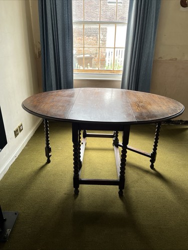 Solid oak drop - drop, leaf