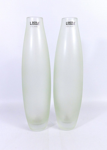 Pair large tall - of, libera