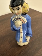 Vintage kneeling geisha - vintage, fan