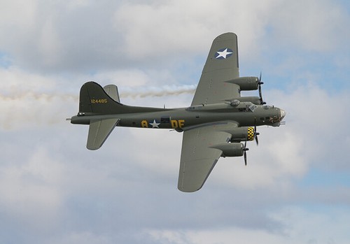 Flying fortress sally - b-17, b