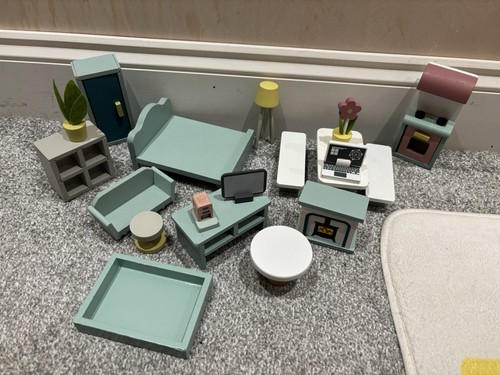 Wooden dolls house - dolls,