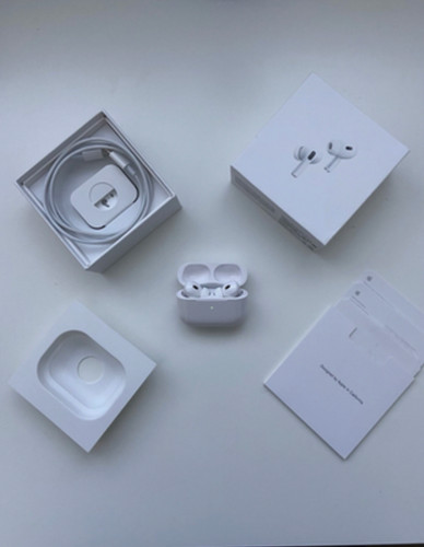 Damaged box apple airpods pro - damaged,