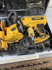 Dewalt DC618 Nail Gun 18v 2x Batteries And Charger. Hardly Used