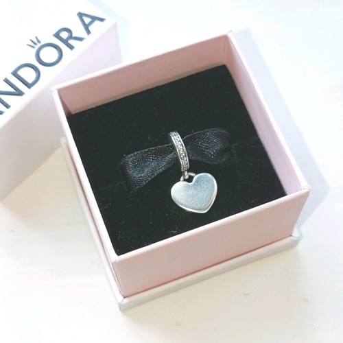 Genuine pandora moments - pandora, heart