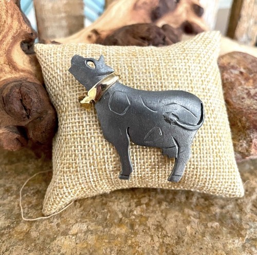 Pewter mooing cow pin - mooing,