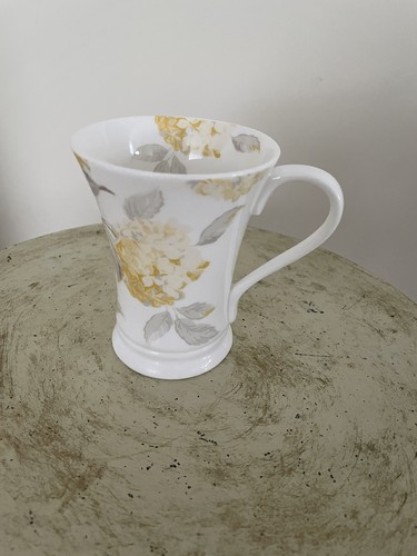 Laura ashley camomile - laura,