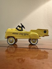 HALLMARK KIDDIE CAR 1999