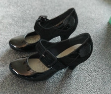 Black patent shoes size 4.5