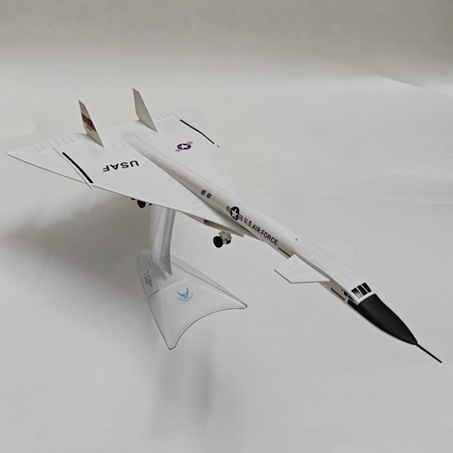 200 diecast military model - 1:200,