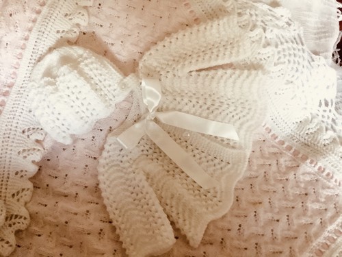 Newborn white handknitted - white,
