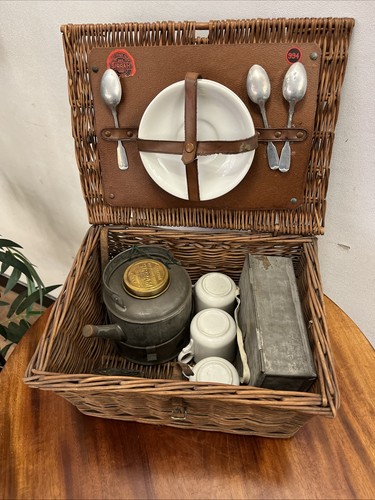 Sirram vintage car - sirram, picnic