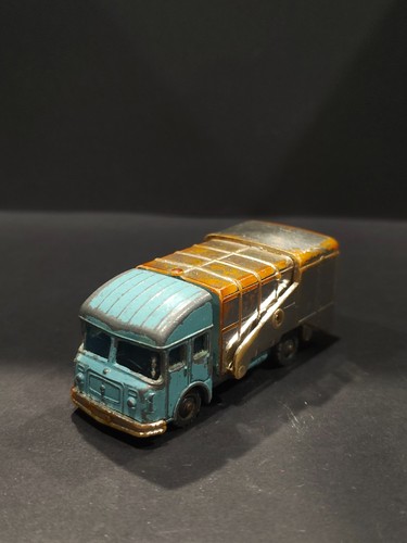 Vintage 1966 husky diecast - vintage, s&d