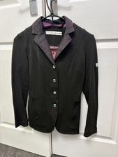Women’s Animo Black Show