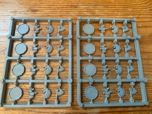 Dwarf plastic shield sprue - , x2