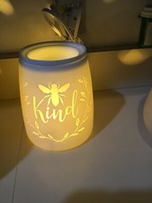 SCENTSY Bee Kind Wax Warmer