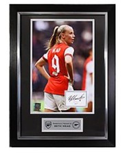 Official Arsenal Framed 21/22 Beth Mead Signed Home Print