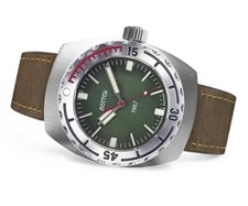 New Mens Watch Vostok Amphibian 1967 Sapphire  190061 Green Dial   (20 ATM)