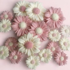Edible fondant daisies - edible, •
