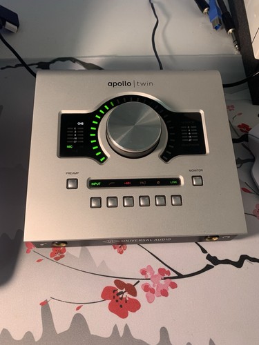 Universal audio apollo twin - apollo,