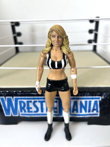Wwe trish stratus - stratus, referee