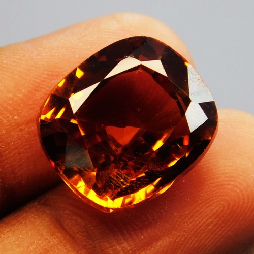 Cushion cut sparkling - 18,