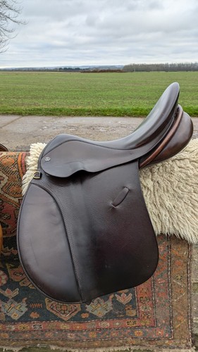 Farrington saddle - saddle, 17”