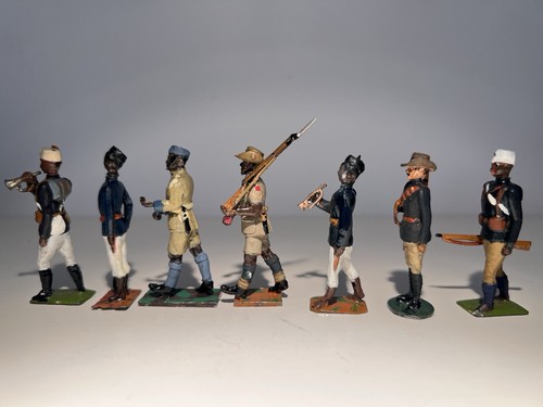 Six model soldiers union - model,