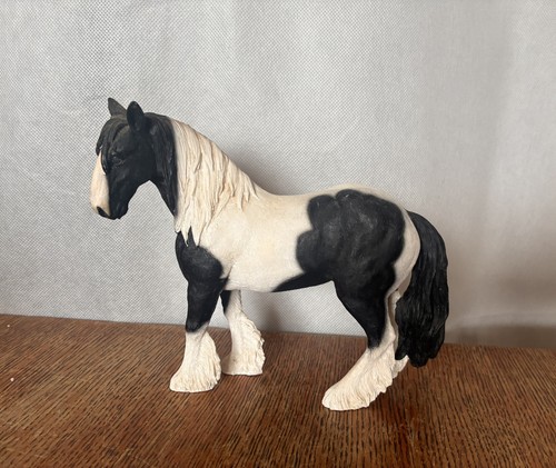 Horse figurine leonardo - horse,