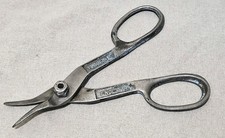 VINTAGE FOOTPRINT 7 INCH TIN SNIPS - VERY GOOD CONDITION