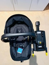 Maxi cosi car seats and isofix base 