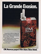 ADVERTISEMENT ADVERTISING 054