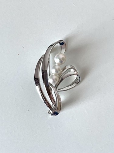 Hallmarked mikimoto solid - mikimoto,