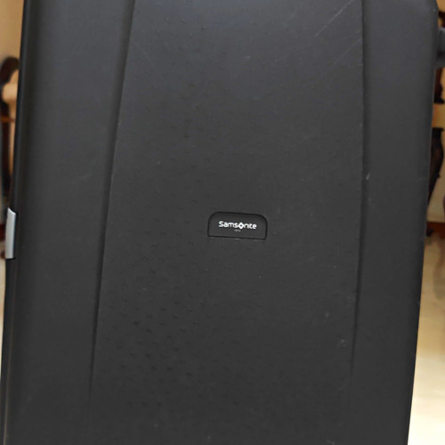 Samsonite black hard shell - samsonite,