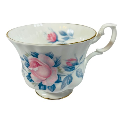 Richmond bone china teacup - -,