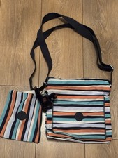 Kipling Basic Medium Rennur