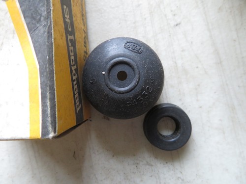 Rover p5b 3500 clutch slave - ,