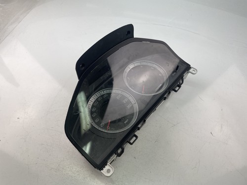 Volvo v70 iii instrument - bw,